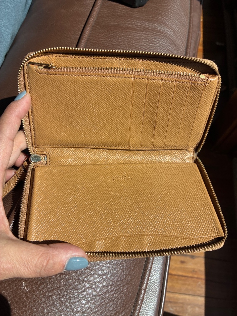 Coach wristlet - Picture 3 of 3